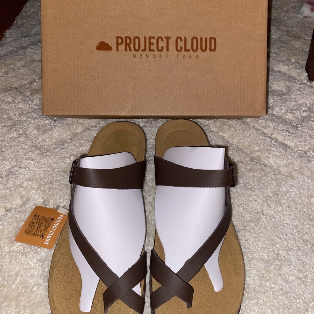 Project Cloud Women’s Brown Cross-Strap Memory Foam Sandals